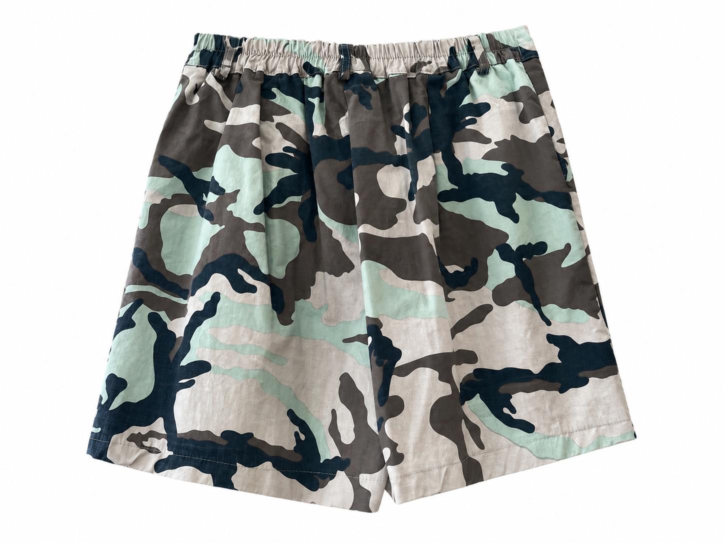 Short in tela camouflage